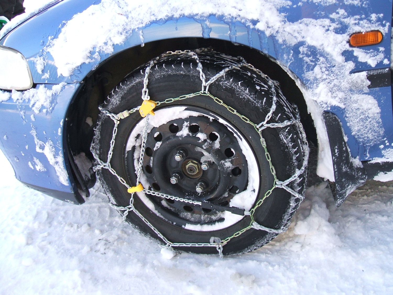 Mettre et enlever les chaînes à neige sur vos pneus